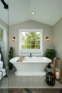 soaking tub