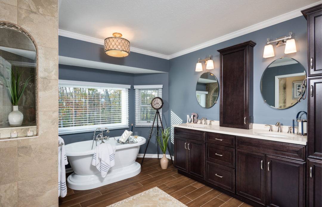 Coastal bathroom design with soaking tub